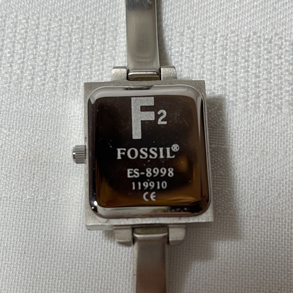 Fossil Watch 1990’s with Collector Tin - Picture 9 of 12